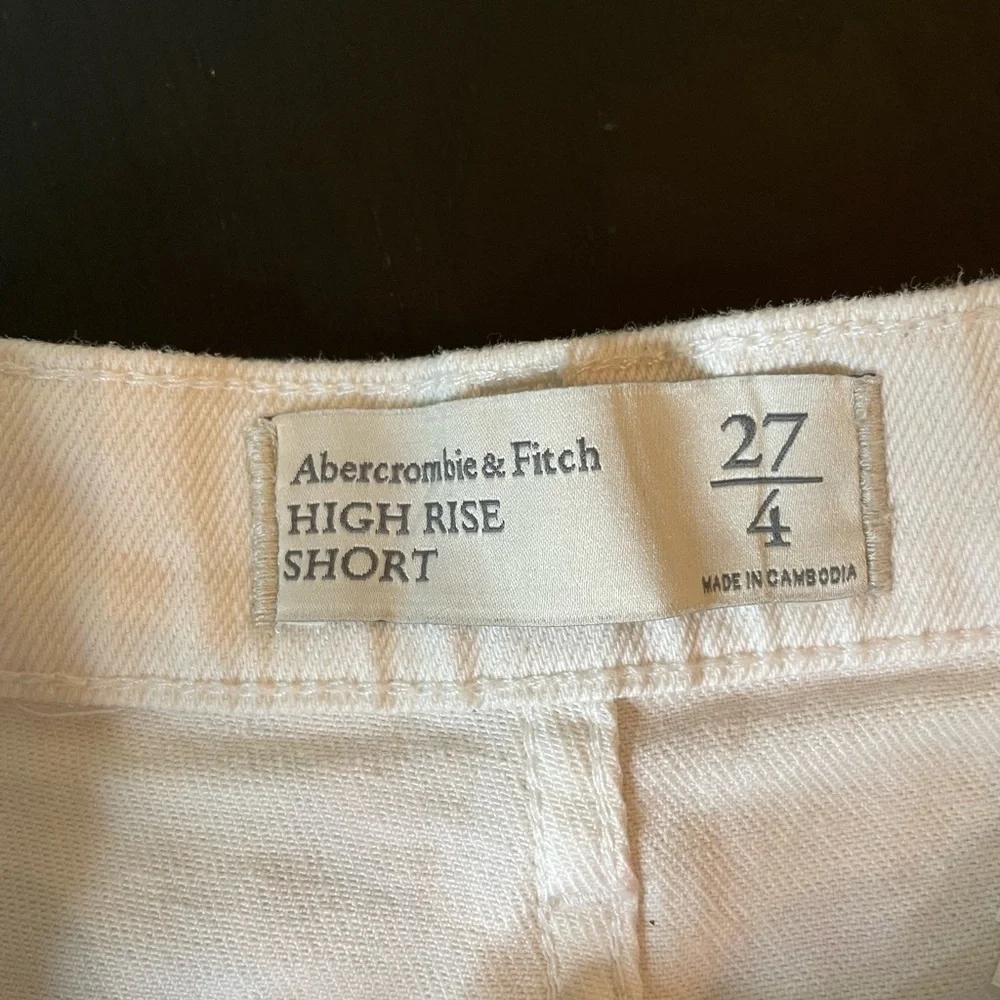 Abercrombie & Fitch Distressed White Women's Denim High-Rise Shorts Size 27, 4